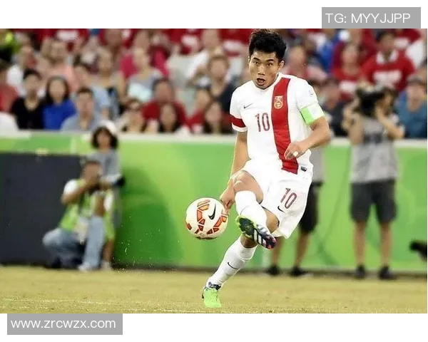 琉球足球明星球员的传奇故事与辉煌成就探秘